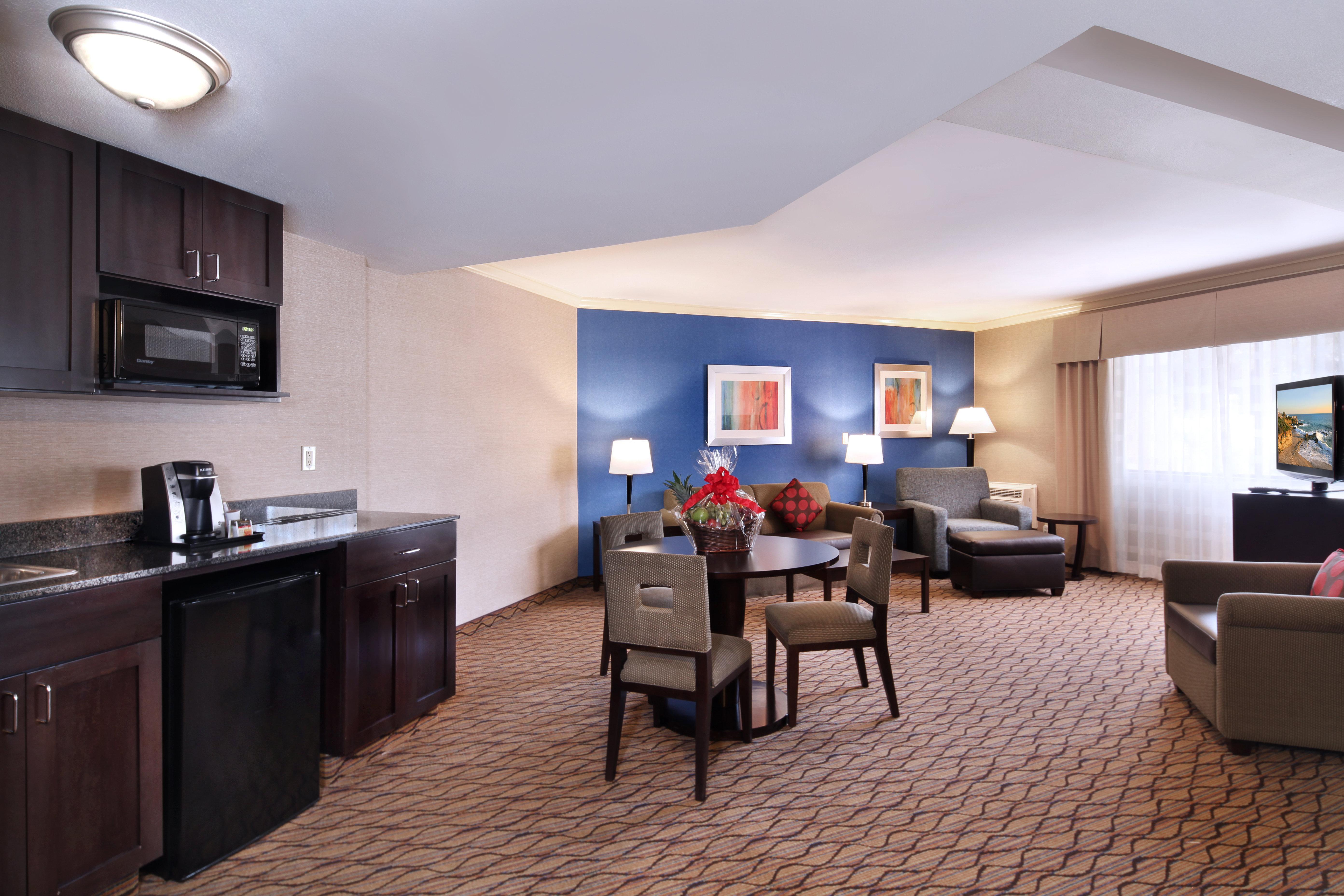 Holiday Inn Express Port Hueneme By Ihg Экстерьер фото