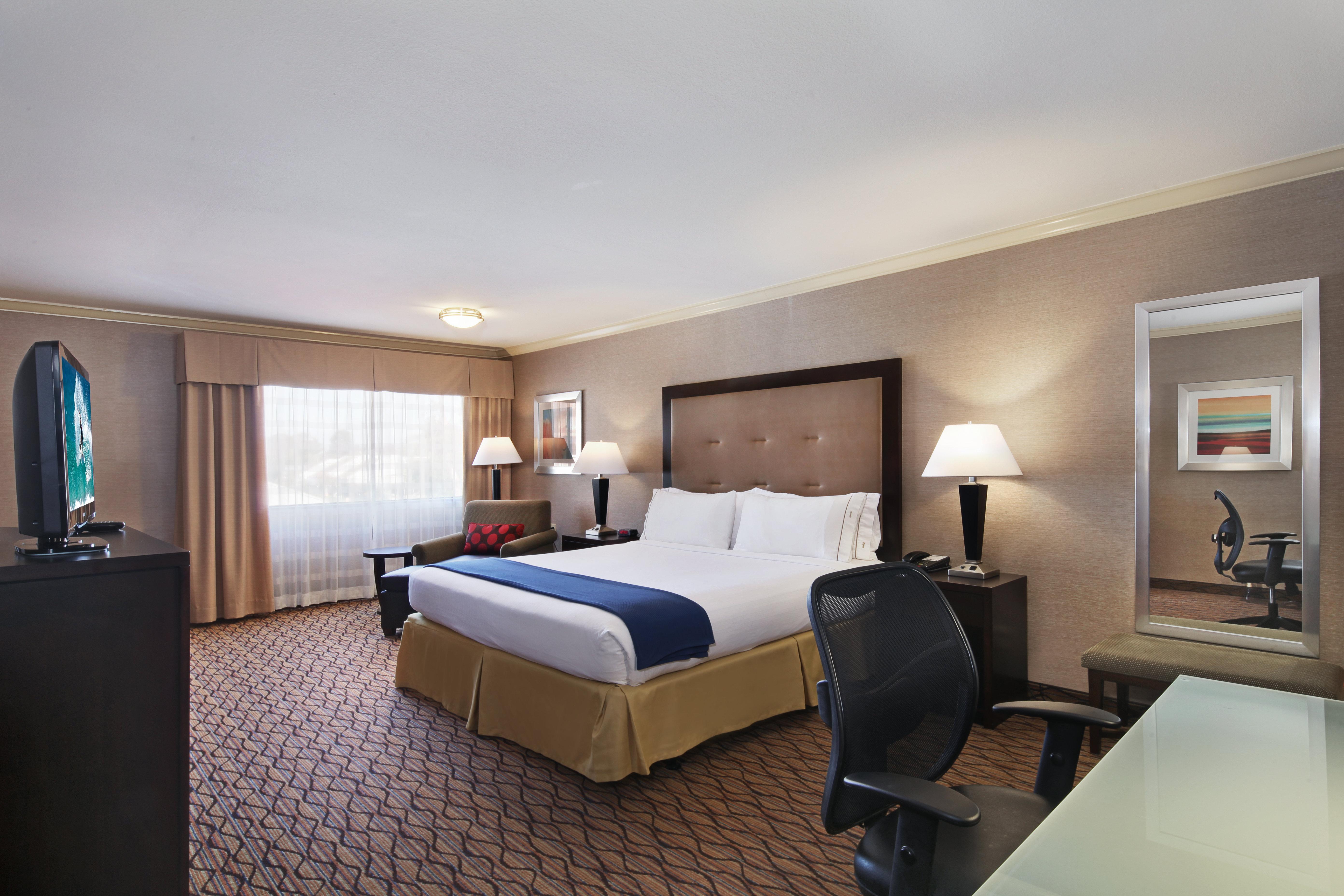 Holiday Inn Express Port Hueneme By Ihg Экстерьер фото