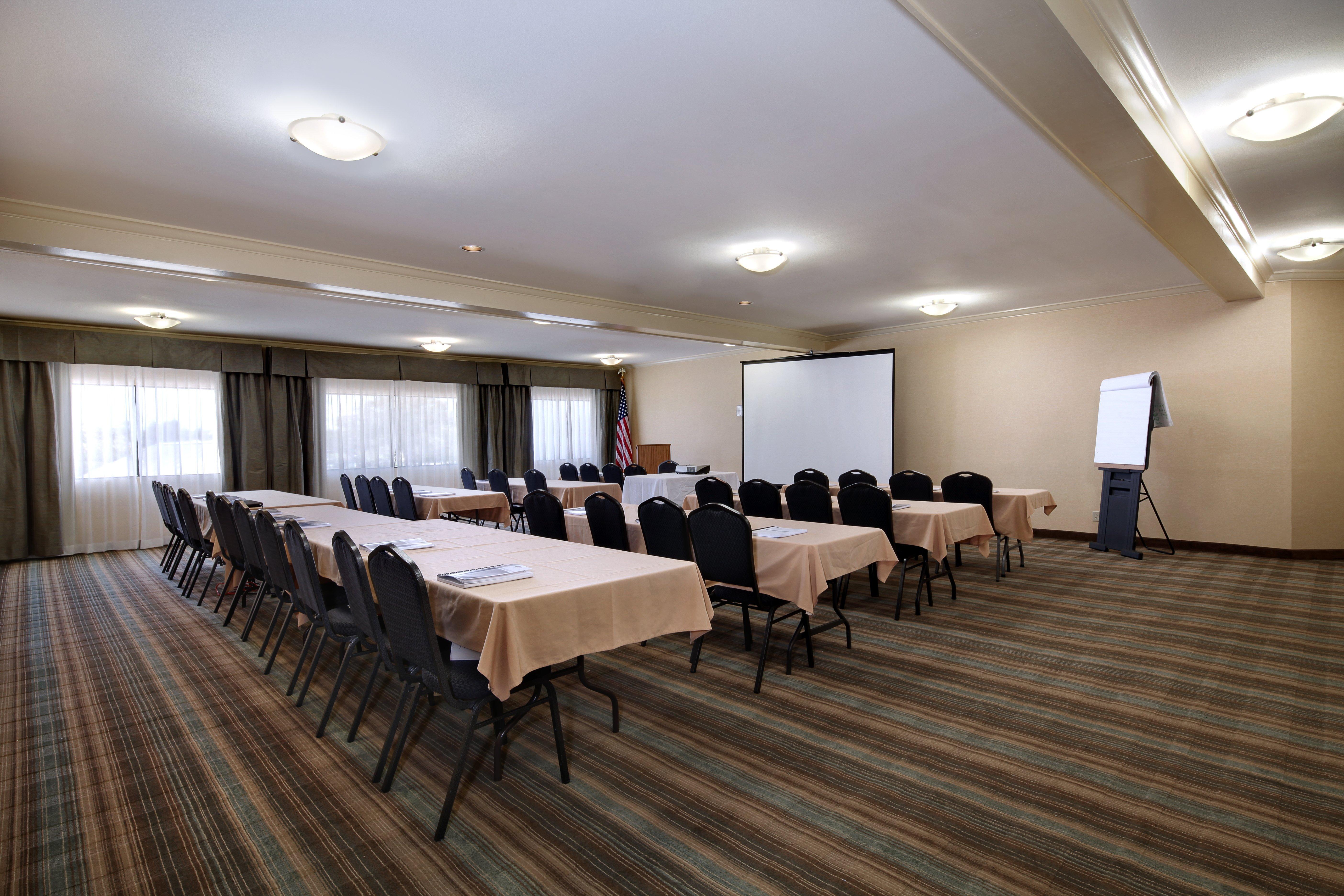 Holiday Inn Express Port Hueneme By Ihg Экстерьер фото